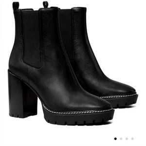 Tory Burch Leather 70mm Lug Booties Size 9